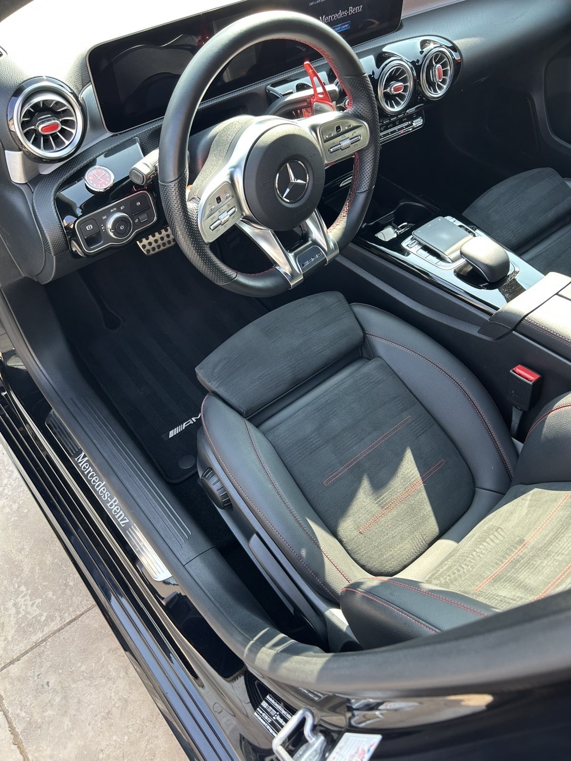 Gereinigde bestuurdersplaats van de Mercedes-Benz A-Klasse